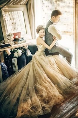 分享一组夏日室内婚纱照,9组室内婚纱照风格