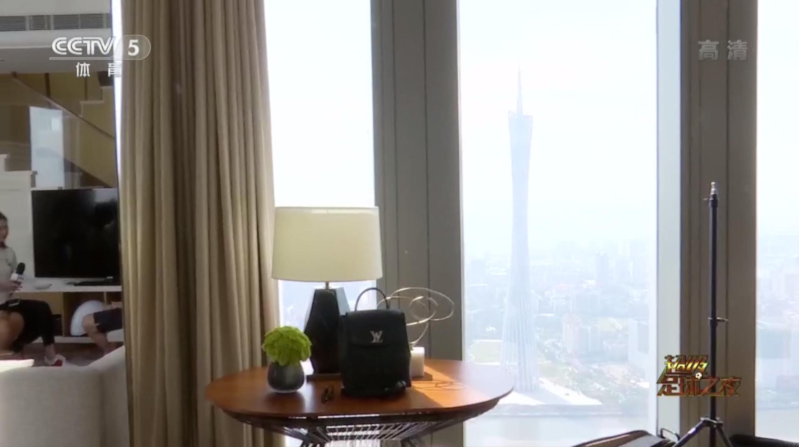 好爸爸！艾克森为儿子南漂广州，5岁儿子上海读书，他独居广州挣钱