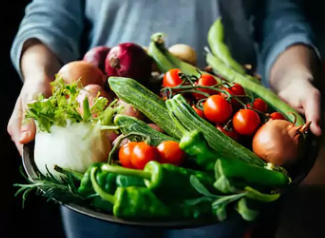 一岁宝宝轮状病毒感染发烧怎么办,腹泻发烧是病毒还是细菌