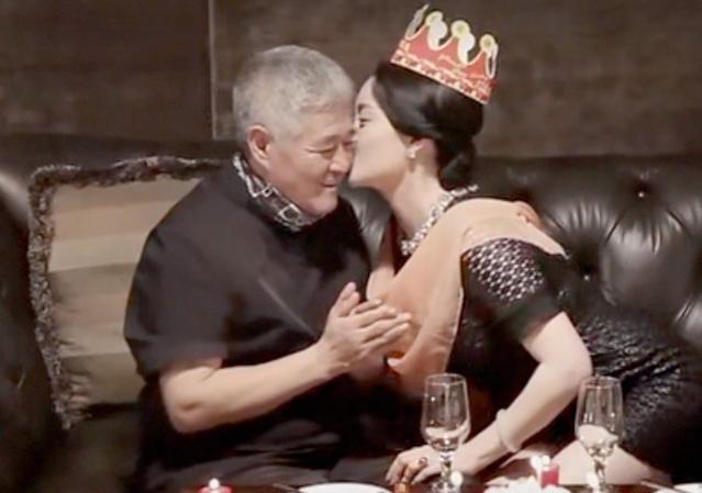 关婷娜21岁被赵本山看中拍戏18年,关婷娜25岁被赵本山看中