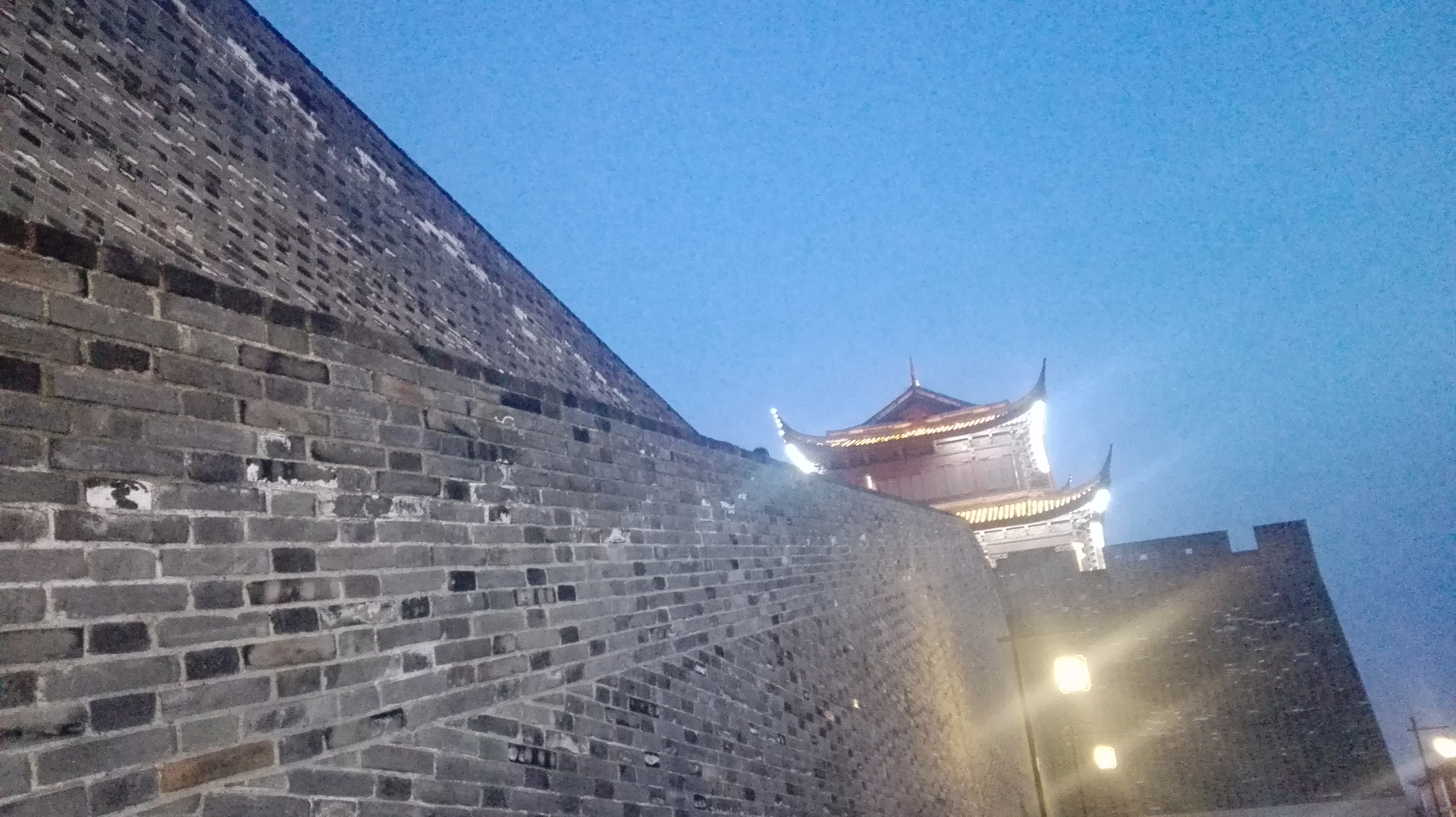 夜游苏州古城领略江南美食,苏州夜游古运河上吃饭