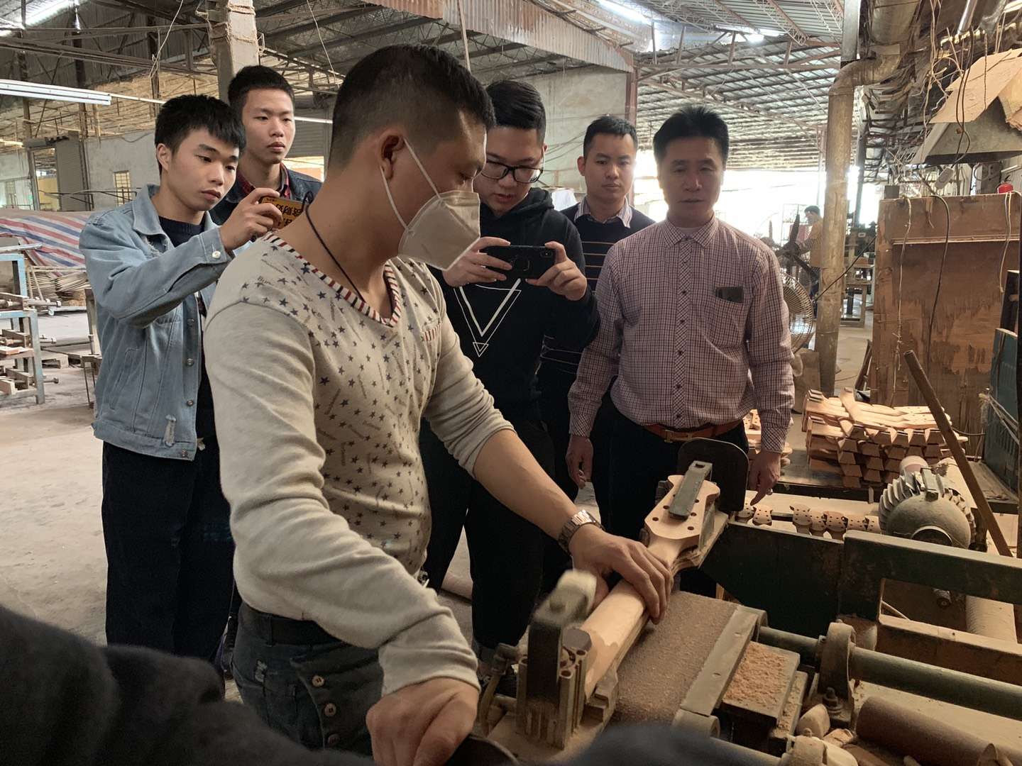 同价位碳素吉他和木吉他怎么选,木吉他怎么选