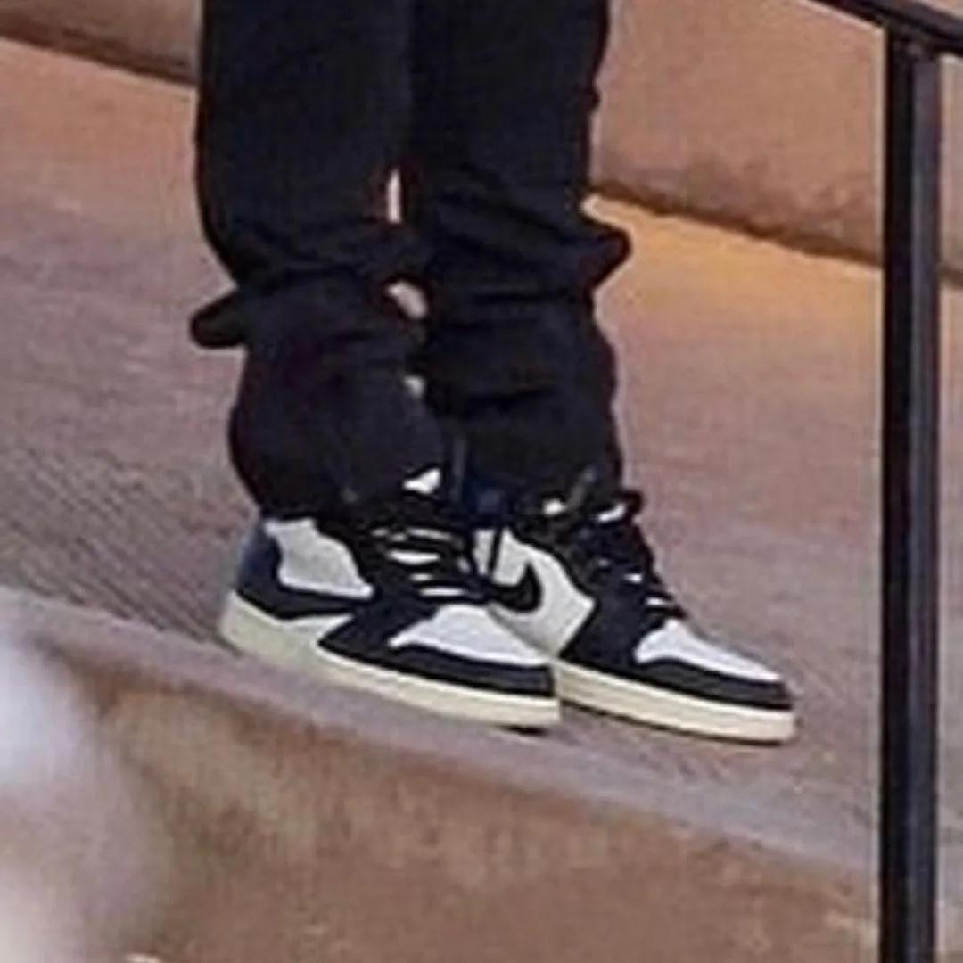 倒钩藤原浩联名dunk价格,藤原浩倒钩lv联名款