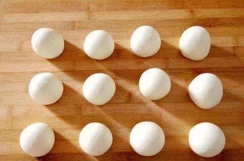 馒头出锅就塌了怎么回事,馒头出锅的时候突然瘪了怎么回事