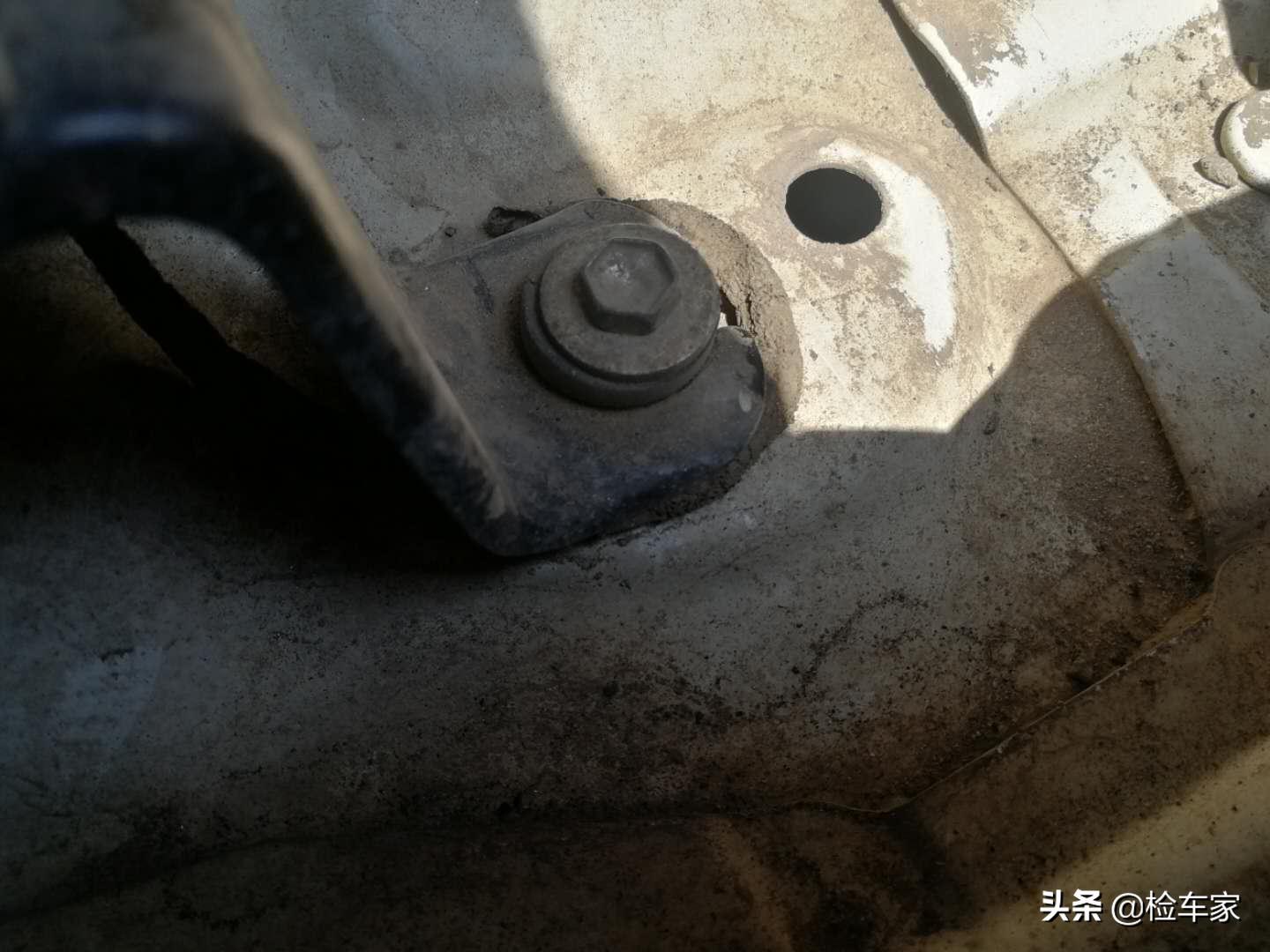 丰田兰德酷路泽手刹刹车位置,酷路泽28万左右的车