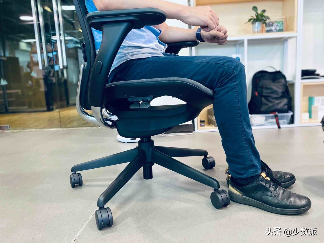 最便宜好用的人体工学椅,1000元人体工学椅
