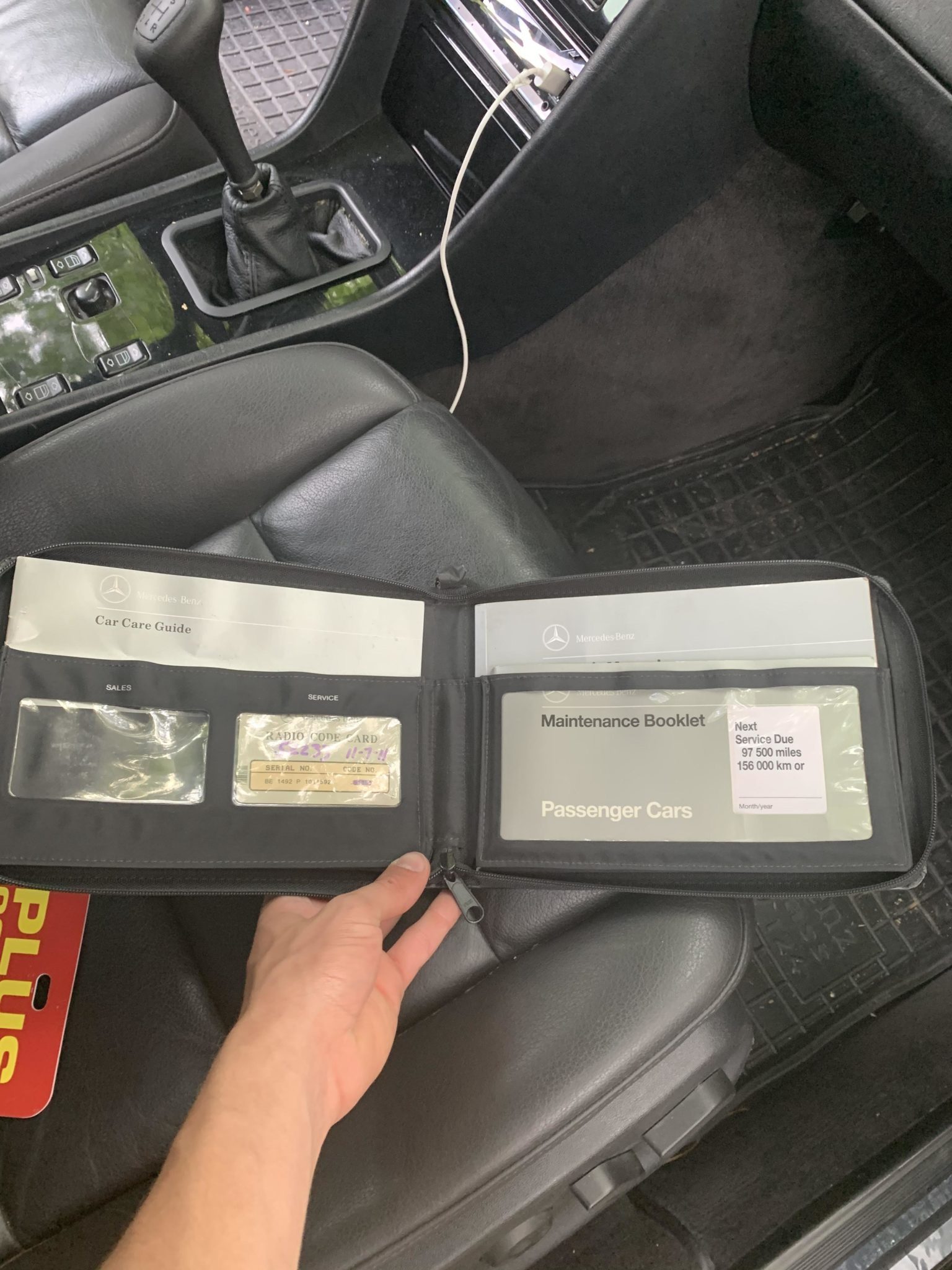 你信么？30年前的“小虎头”奔驰E级，至今还有人念念不忘