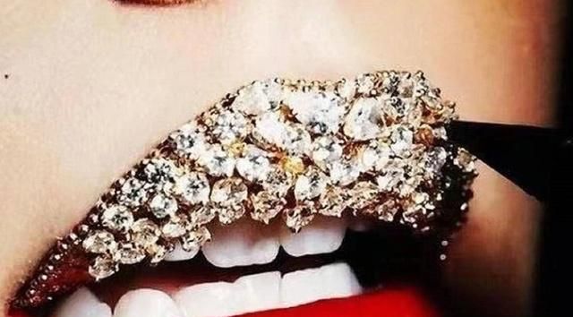 80颗钻石唇妆,嘴唇镶钻石视频
