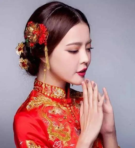 新娘妆容发型图片,新娘妆容教程和简单发型