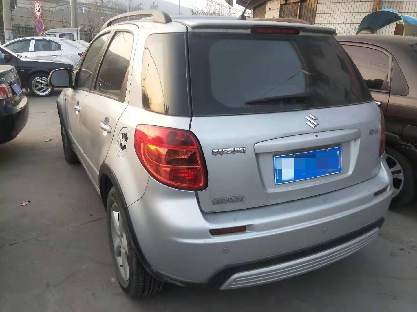 2万天语sx4二手车,2万左右18款铃木天语sx4白色二手