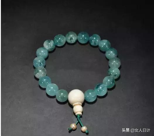 最适合穷人玩的5种手串,土豪看价值连城的东西