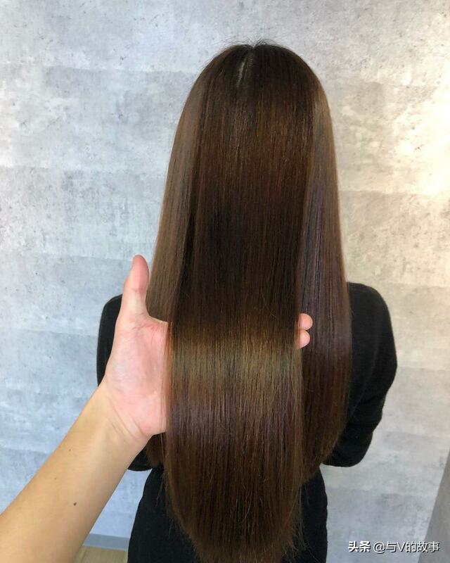 头发干枯毛躁自然卷怎么改善发质,适合沙发干枯毛躁的发膜