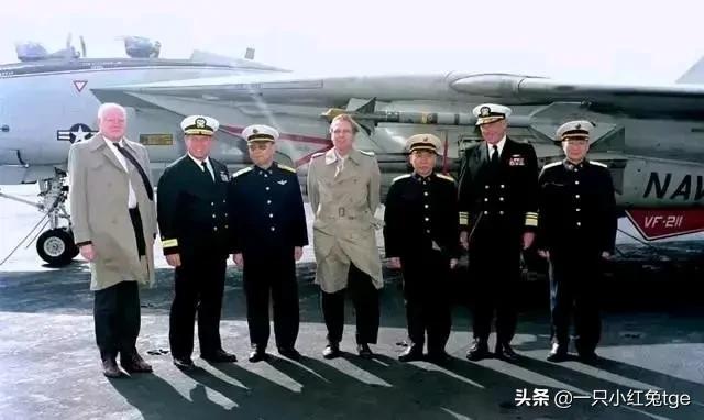 缇庡啗绌哄啗瑁呭澶у叏,閭ｄ簺骞村厰瀛愭悶鍒扮殑瑁呭