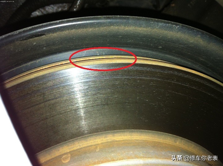 高速跑完刹车盘浇水了怎么办,跑完高速刹车变软