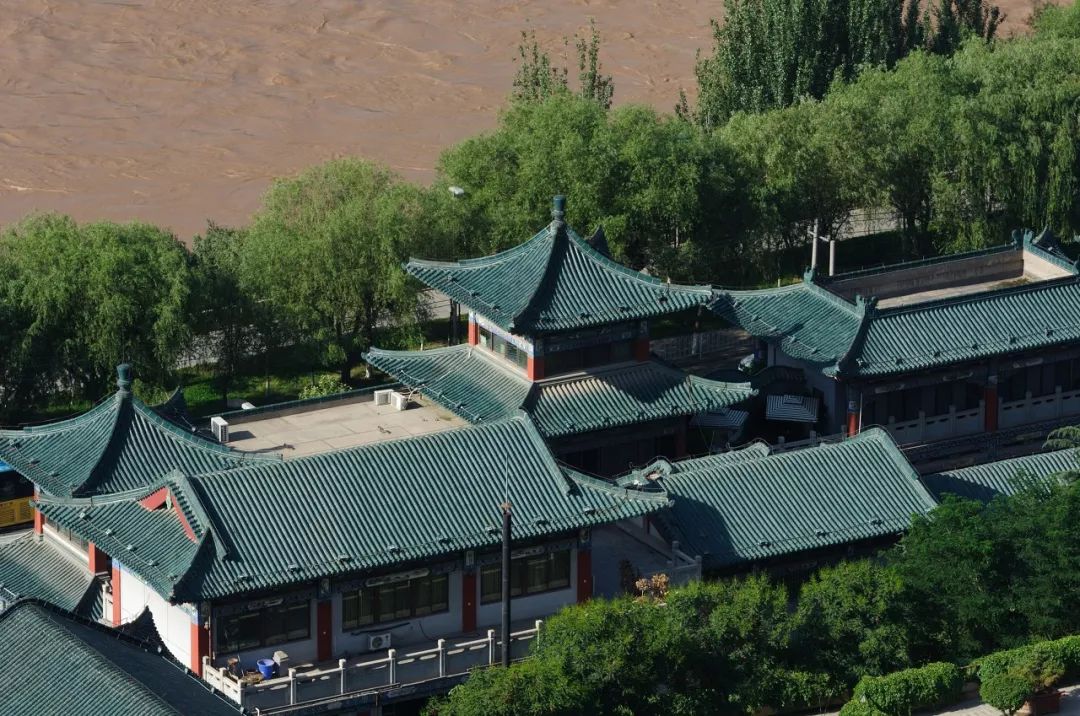 从敦煌坐火车到兰州需要几小时,从兰州到敦煌经过什么地方