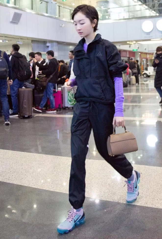 最近有一种穿搭火了,突然变热的穿衣搭配