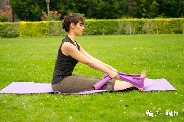 15分钟零基础入门瑜伽跟练版视频,男子瑜伽入门课程从零开始学瑜伽