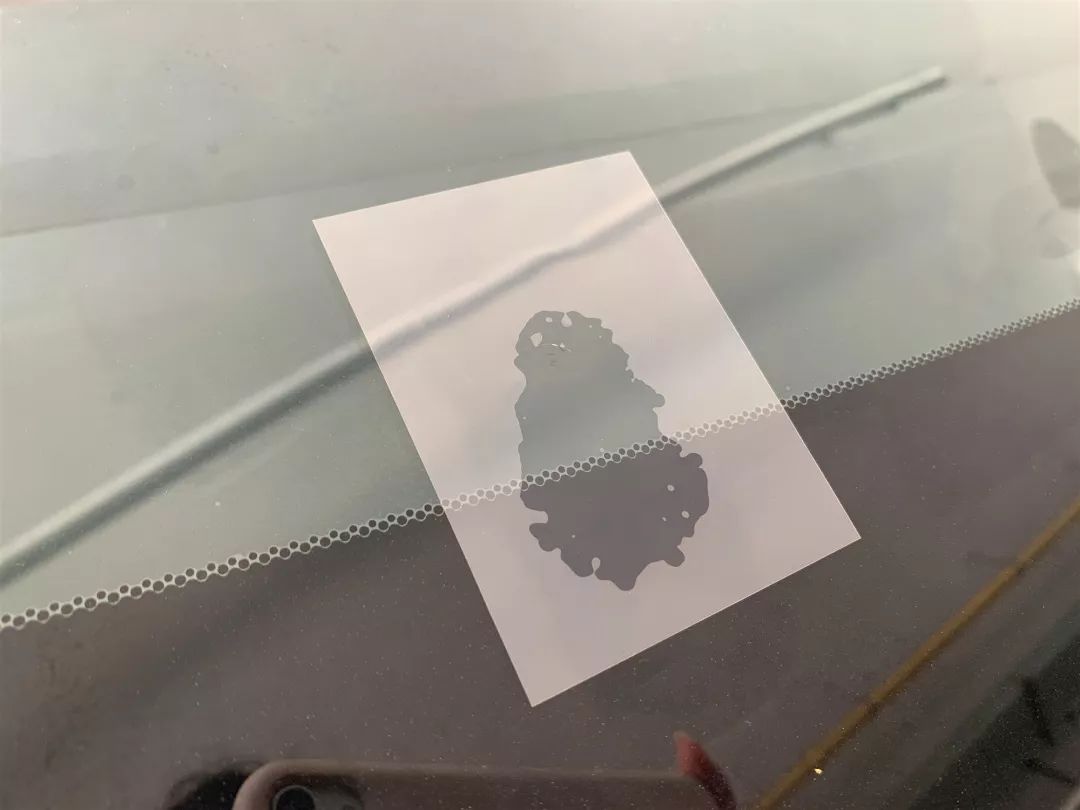 挡风玻璃被崩1毫米怎么修复呢,简单方法修复挡风玻璃