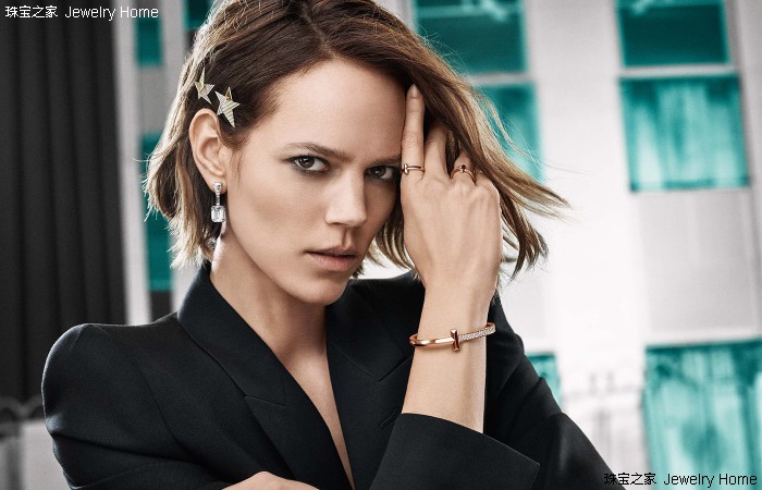 那些戴珠宝的女人最后都怎么样了,那些戴假发的女生