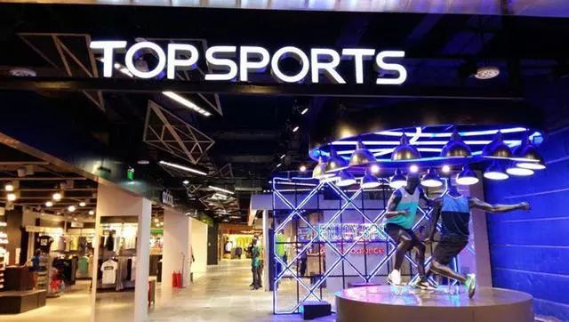 阿迪耐克一年挣多钱,靠卖鞋赚了一百万