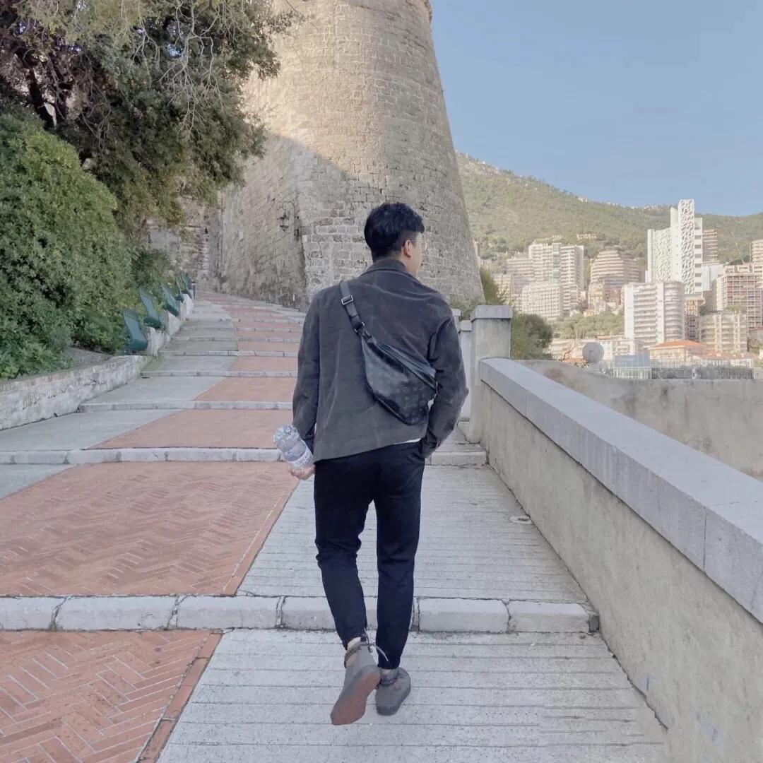 lv男包必买经典款2024价格,男款lv包包2023推荐