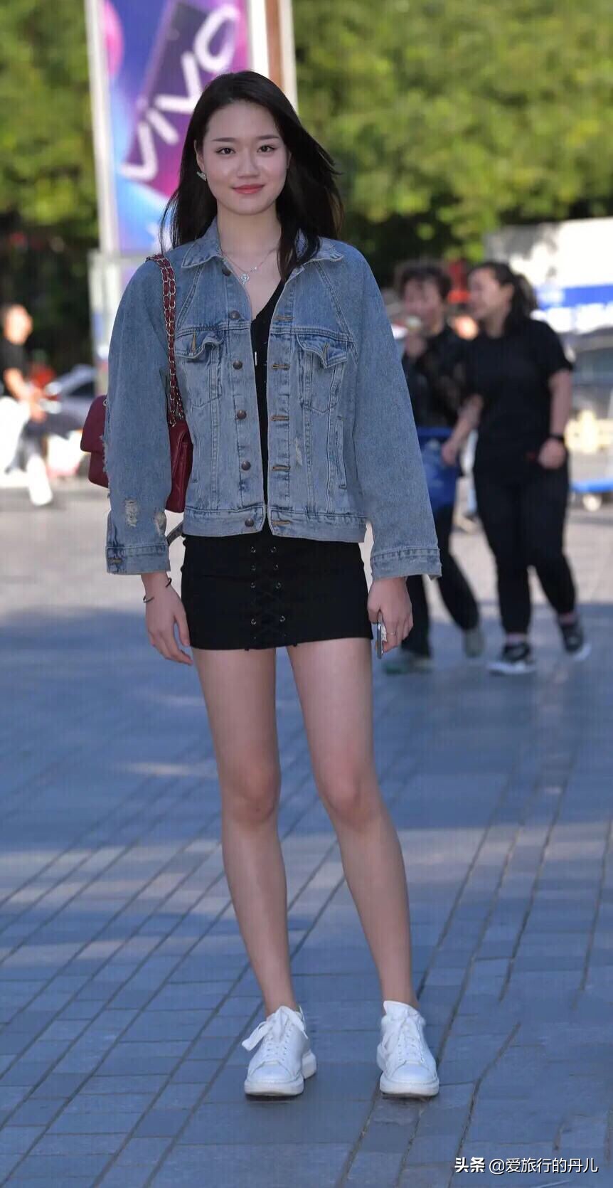 微胖穿搭吊带裙加外套,微胖女生黑色裙子上衣显瘦穿搭