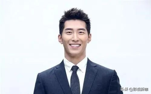 周冬雨山楂树之恋张艺谋窦骁,窦骁与周冬雨两个不同的人生