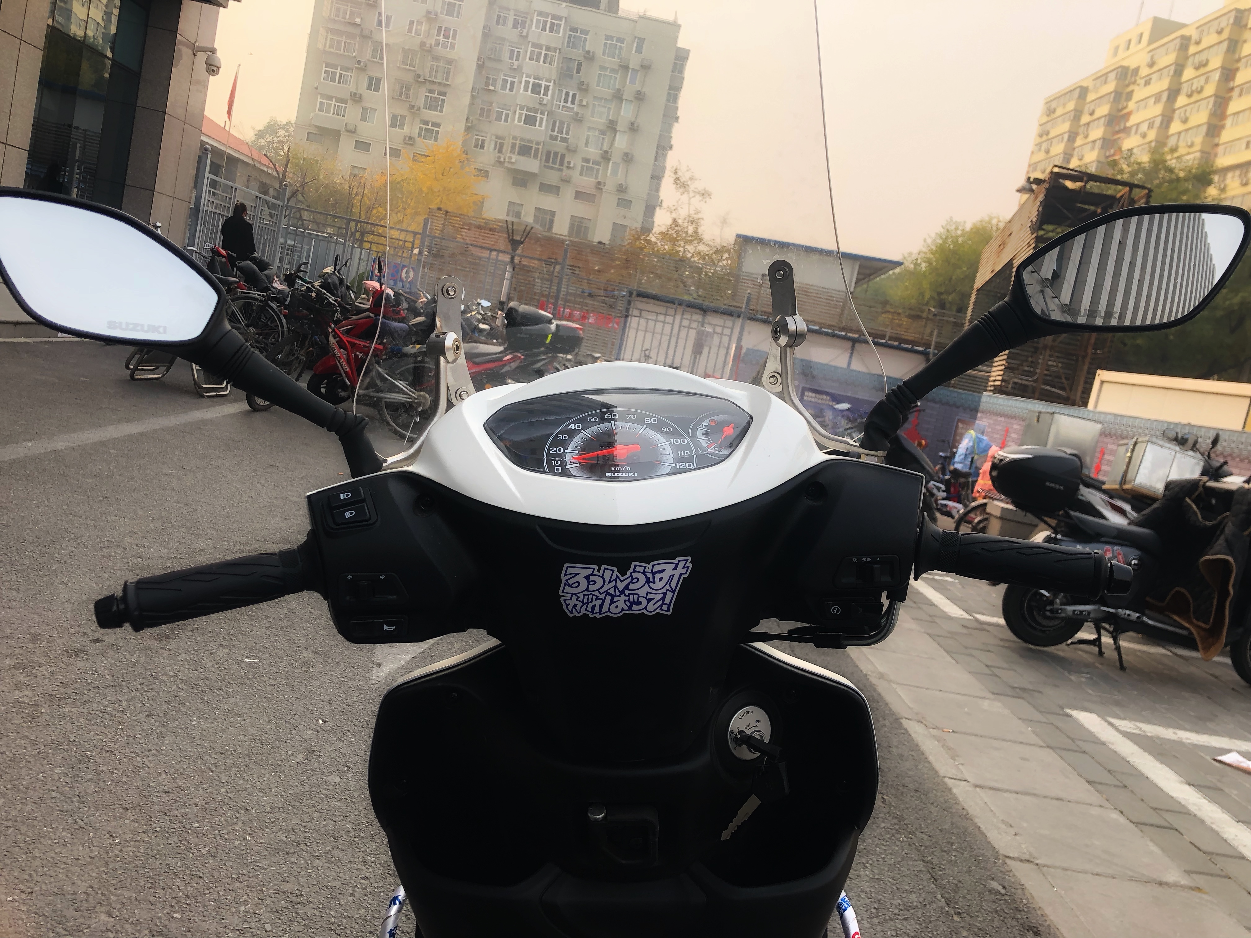 为什么我的铃木uu125前面是鼓刹,为什么选择uu125铃木