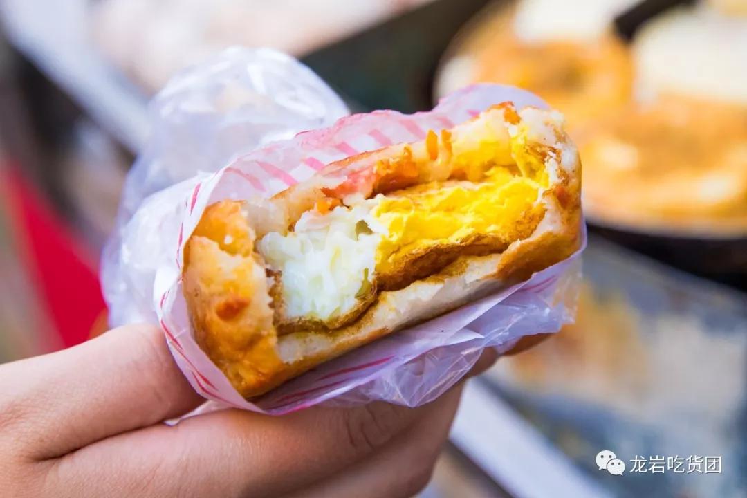 重庆渝北龙兴广场附近购物商场,前方到站工贸