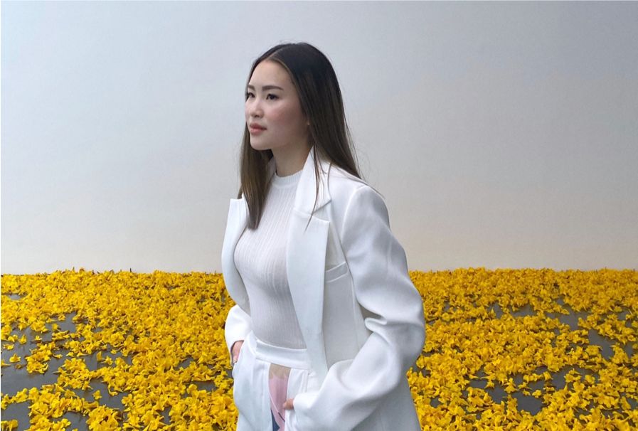 阿里巴巴上市敲钟8人是哪八人,阿里巴巴香港上市2008