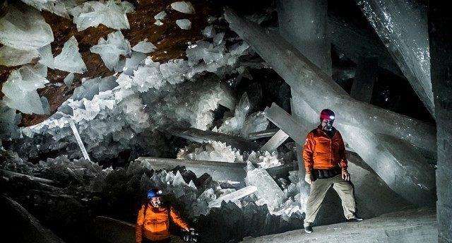 世界上最大的水晶洞在什么地方,世界最大水晶岩洞