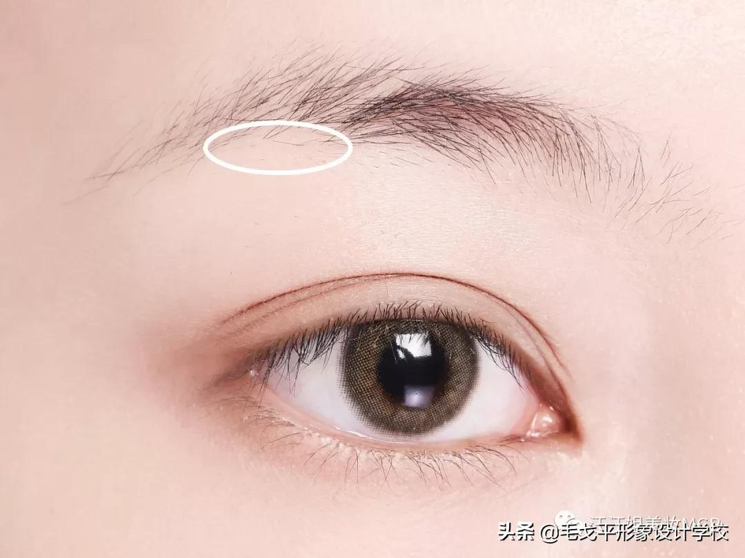 眉毛正确画法一招轻松解决高低眉,严重高低眉怎么设计好对称的眉毛