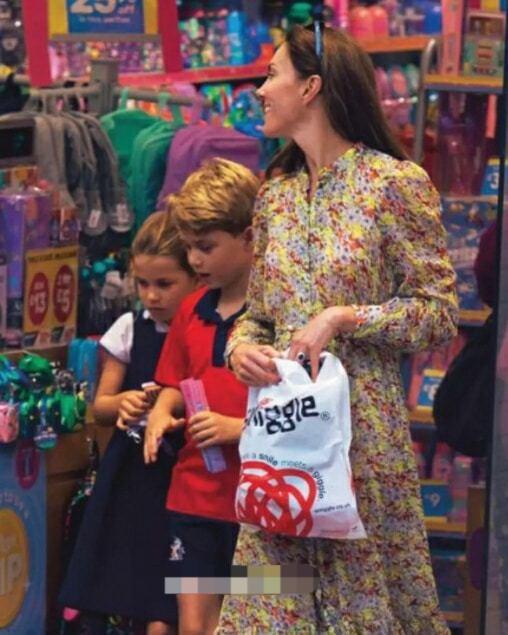 凯特威廉带娃视频,凯特母亲节晒出乔治和夏洛特