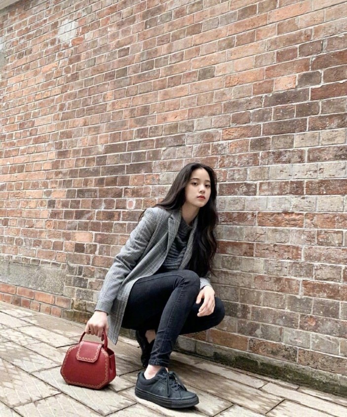 盘点娱乐圈00后漂亮妹妹们的穿搭,有你中意的那位吗?