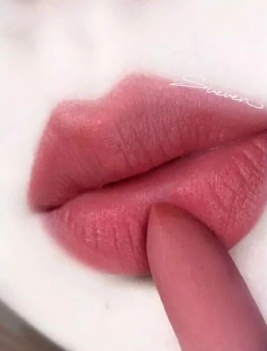 李佳琦推荐了三百多只口红,我帮你们选出了绝对不会出错的八只