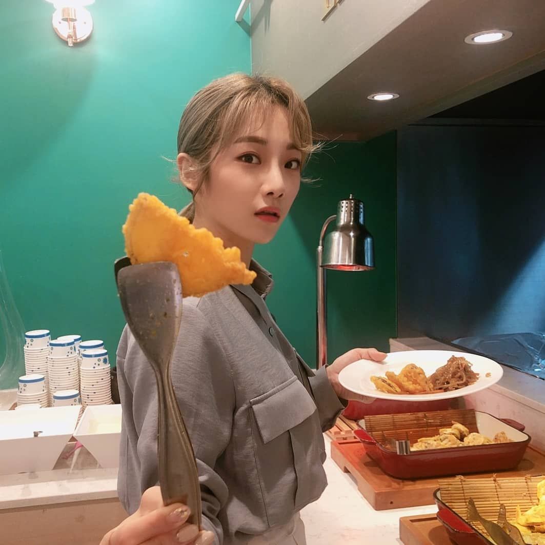 韩国健身教练沈一爱,因S型身材吸粉无数,被称为“翘臀小萝莉”