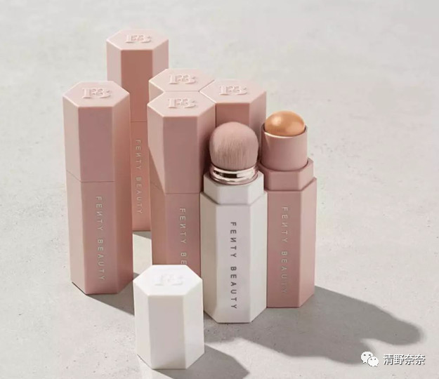 这个该死的女人也太会卖彩妆了吧,唱歌恐怕才是她的副业