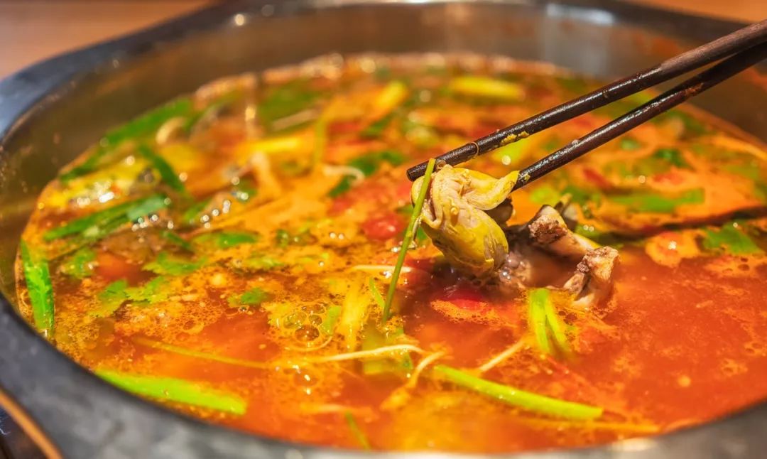 坐上高铁去旅游沿线美食尝个遍,云贵川渝高铁环线