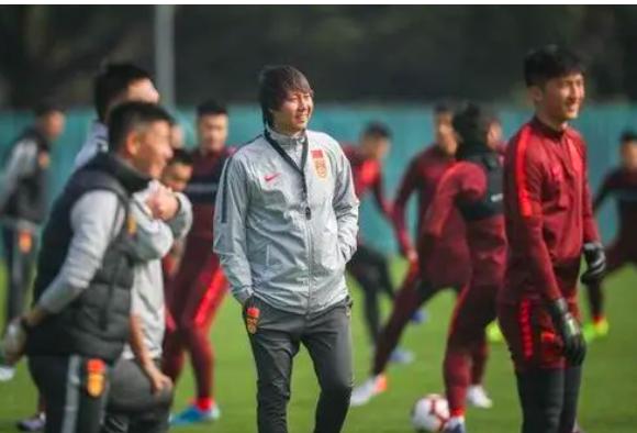 中国男足怎么这么弱,中国男足为什么搞不好