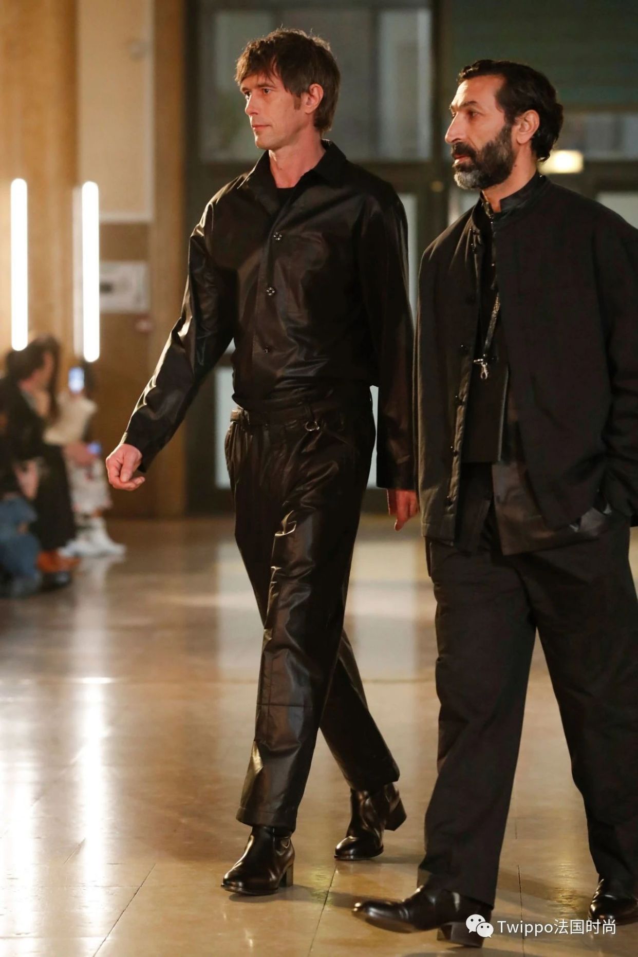 2020秋冬巴黎时装周givenchy秀场 (jacquemus 2020巴黎时装周秀场)