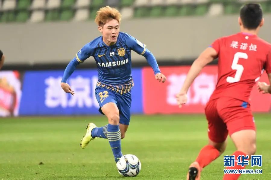 脱胎换骨？大胜长春亚泰击碎外界质疑！苏亚雷斯梅开二度终于找回自己球靴