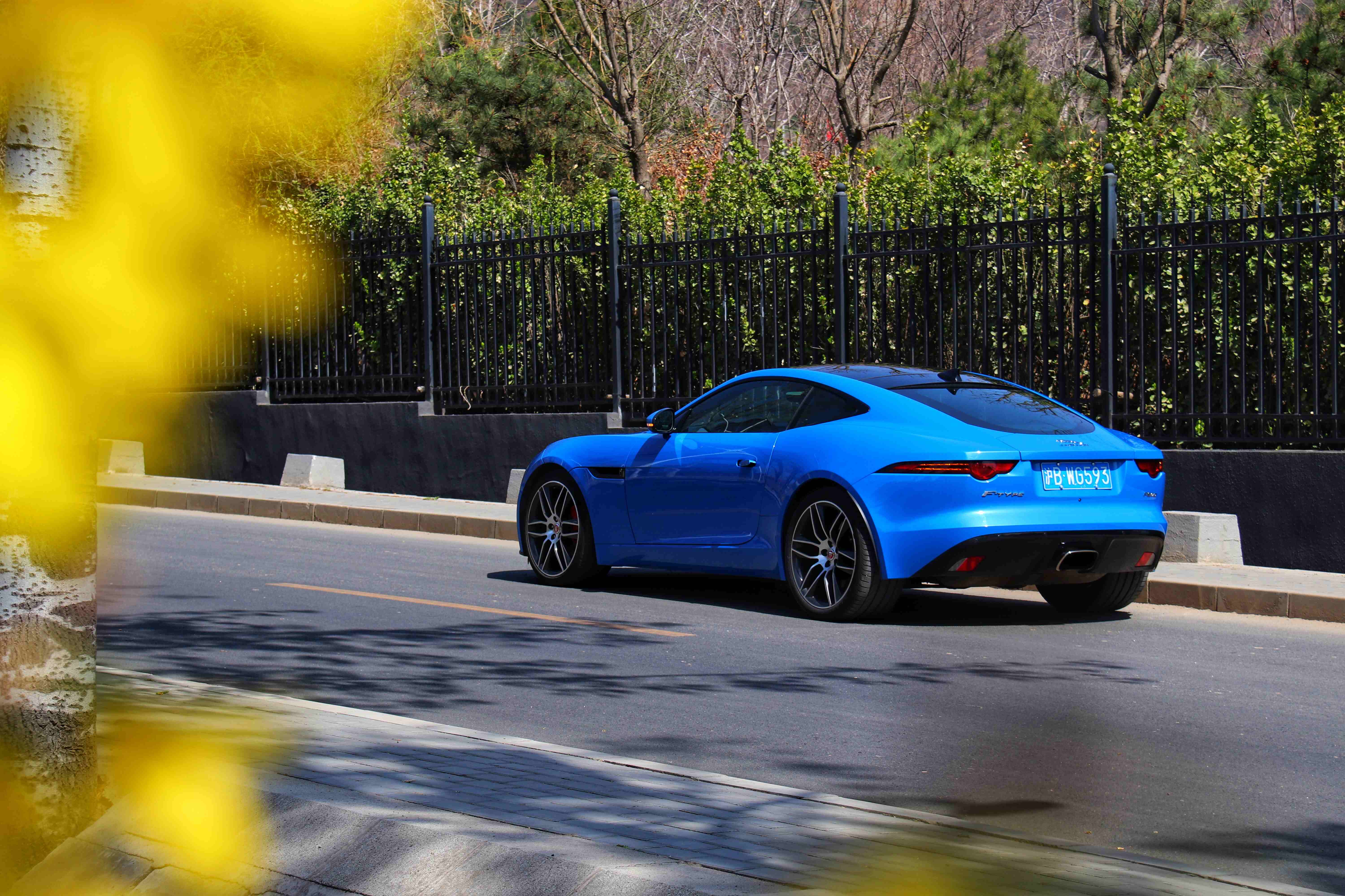 与“赫本”独享二人世界，焦点测试F-TYPE2.0T