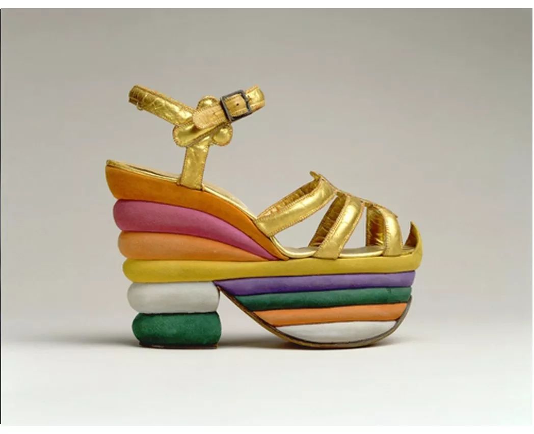 林允菲拉格慕全球品牌代言人,林允代言的香水