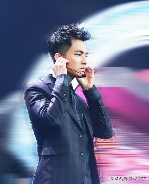 钟汉良44岁电视剧,钟汉良45岁出场视频