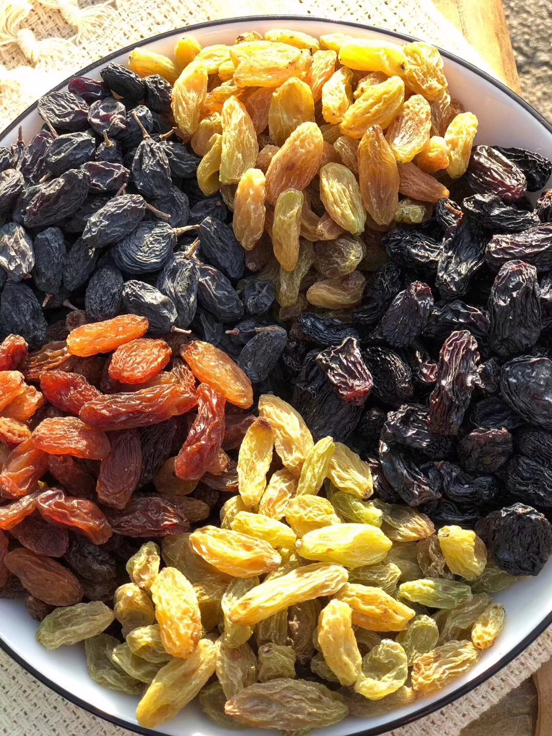 *疆新**干果大家族中的大哥大，带你一起了解葡萄干的兄弟姐妹