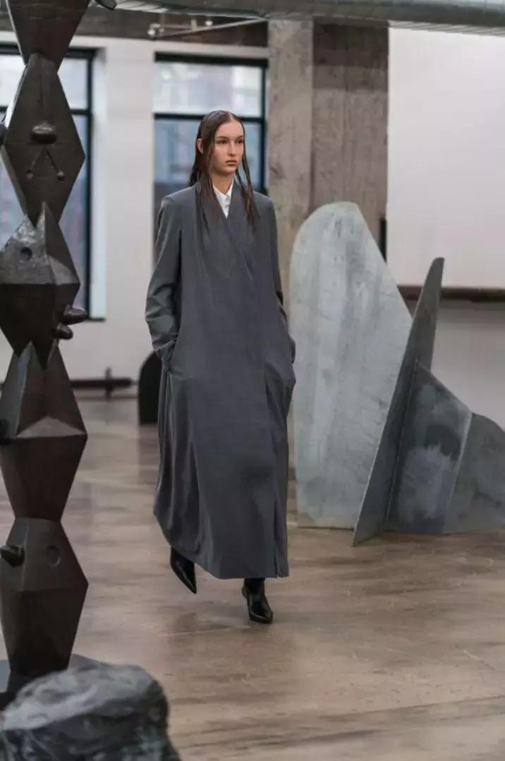 穿上大长袍，完美解决矮个子女生的世纪难题