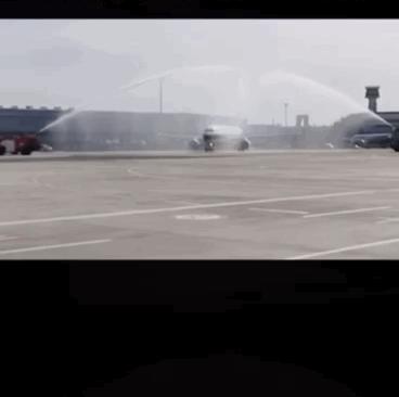 蓝天彩虹笑颜敬礼全城追星！这是你们应该得到的礼遇和荣耀！