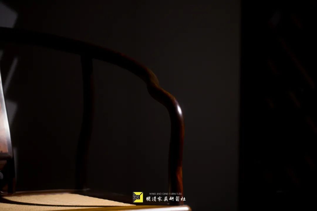 余尝净一室，置一圈椅|影木坊