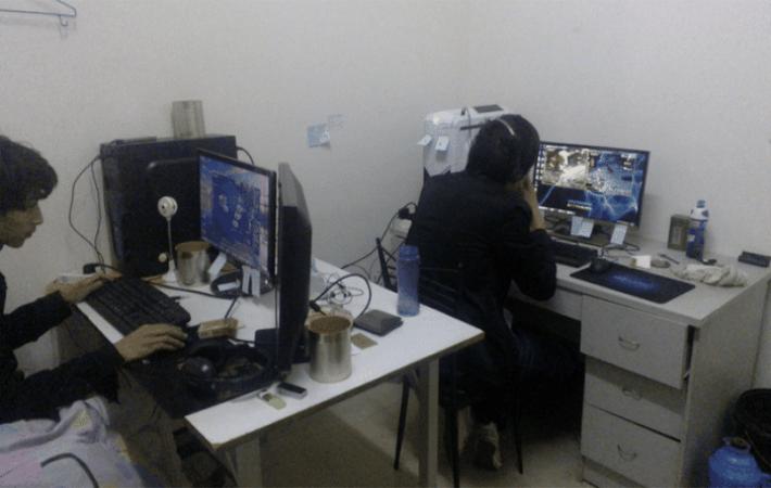 小伙组建LOL游戏工作室,月入4000吃馒头咸菜,最终倒闭解散!