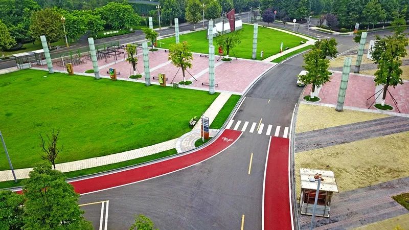 成都城市绿道,成都被山包围